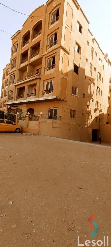 شقة بحديقة للبيع بمساحة 155 متر و 3 غرف في حدائق الأهرام الجيزة
