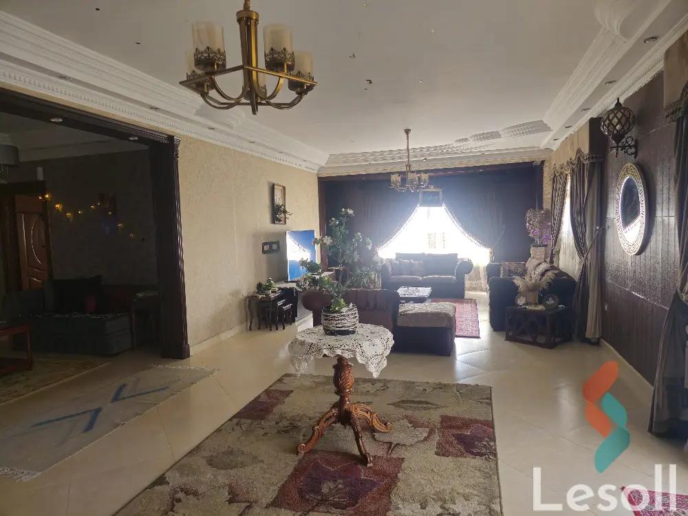 شقة بحديقة للبيع بمساحة 180 متر و غرفتان في الساحل الشمالي الاسكندرية