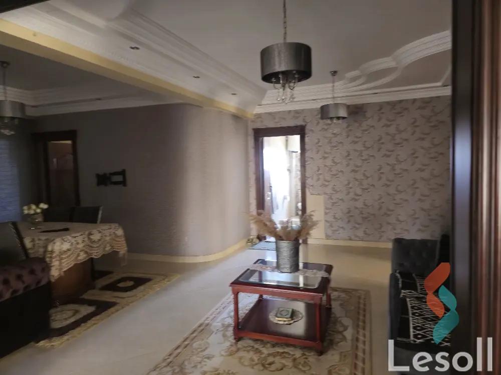 شقة بحديقة للبيع بمساحة 180 متر و غرفتان في الساحل الشمالي الاسكندرية