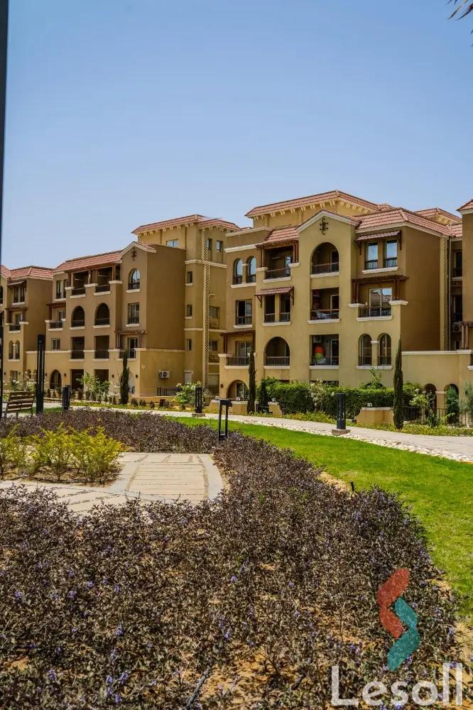 شقة بحديقة للبيع بمساحة 138 متر و 3 غرف في مدينة الشروق القاهرة