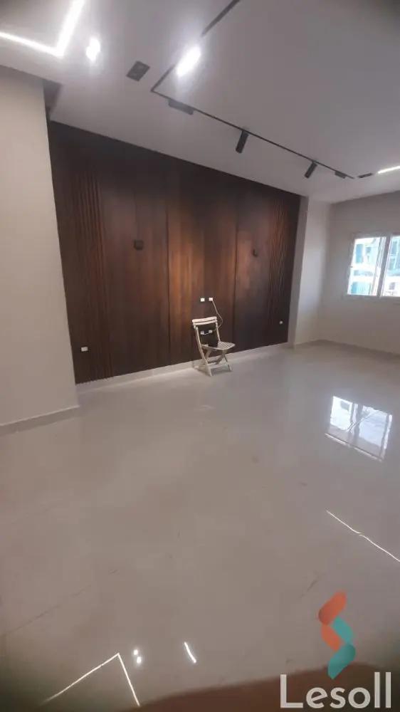 Apartment with garden for sale with an area 200 meters and 3 rooms in New Cairo - 5th Settlement Cairo - All Images