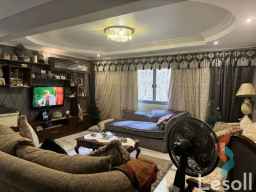 شقة للبيع 150م دور أرضي + مساحة خارجية خاصة 60 متر ( تصلح حديقة خاصة ) بمدينة نصر