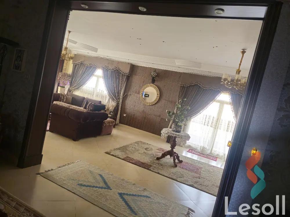 شقة بحديقة للبيع بمساحة 180 متر و غرفتان في الساحل الشمالي الاسكندرية