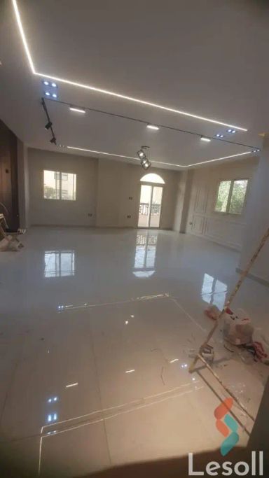 Apartment with garden for sale with an area 200 meters and 3 rooms in New Cairo - 5th Settlement Cairo