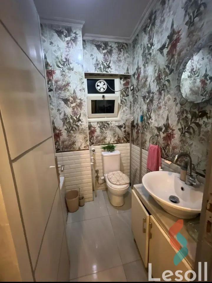 Apartment for sale with an area 120 meters and 4 rooms in Miami Alexandria