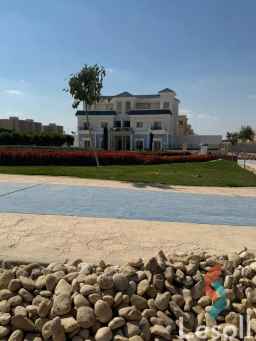 فيلا متشطبه للبيع في اميز لوكيشن في التجمع بجوار كل الخدمات - استلام فوووري