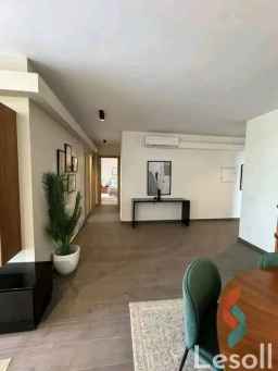 شقه للبيع أستلام فوري متشطبه بالكامل في كمبوند استودا شيراتون و بالتقسيط علي 10 سنين