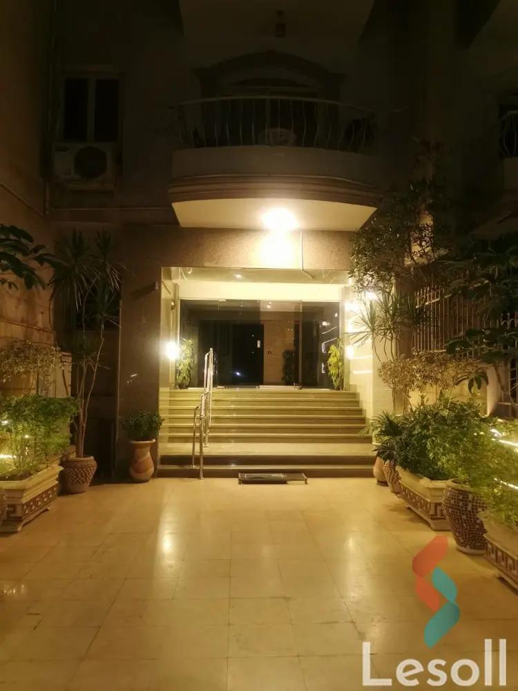 شقة بحديقة للبيع بمساحة 136 متر و 3 غرف في زهراء المعادي القاهرة