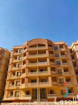 شقة 145م للبيع كمبوند جرين هاوس التجمع امتداد شارع التسعين الجنوبى