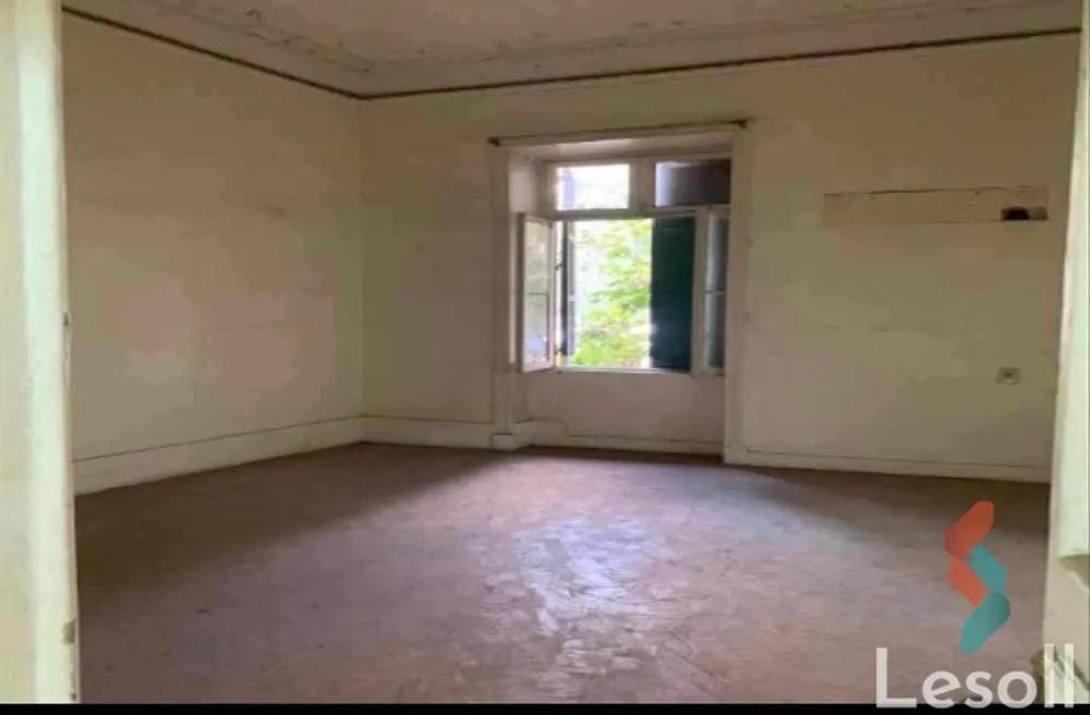 Apartment for sale with an area 300 meters and 7 rooms in Garden City Cairo