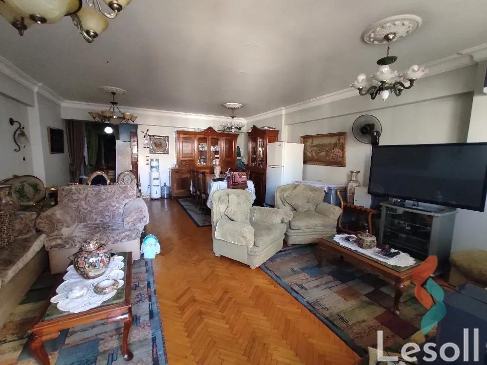 Apartment for sale with an area 200 meters and 4 rooms in Snumberi Bishr Alexandria