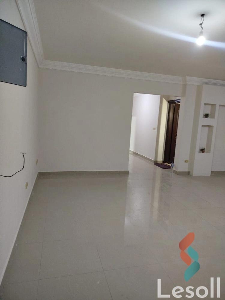 Apartment for sale with an area 202 meters and 4 rooms in Stanley Alexandria