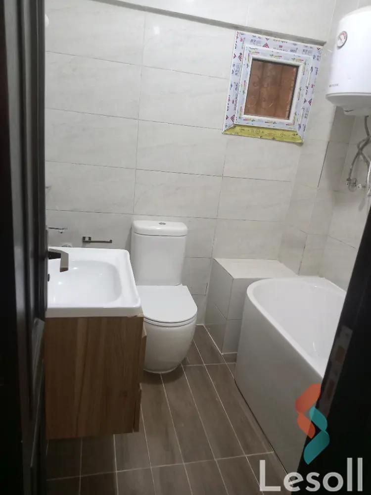 شقة بحديقة للبيع بمساحة 150 متر و غرفتان في حدائق اكتوبر الجيزة