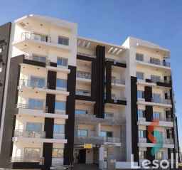 شقة استلام فورى متشطبة بالقسط فى لوكيشن مميز جوه كمبوند فى العاصمة الادارية