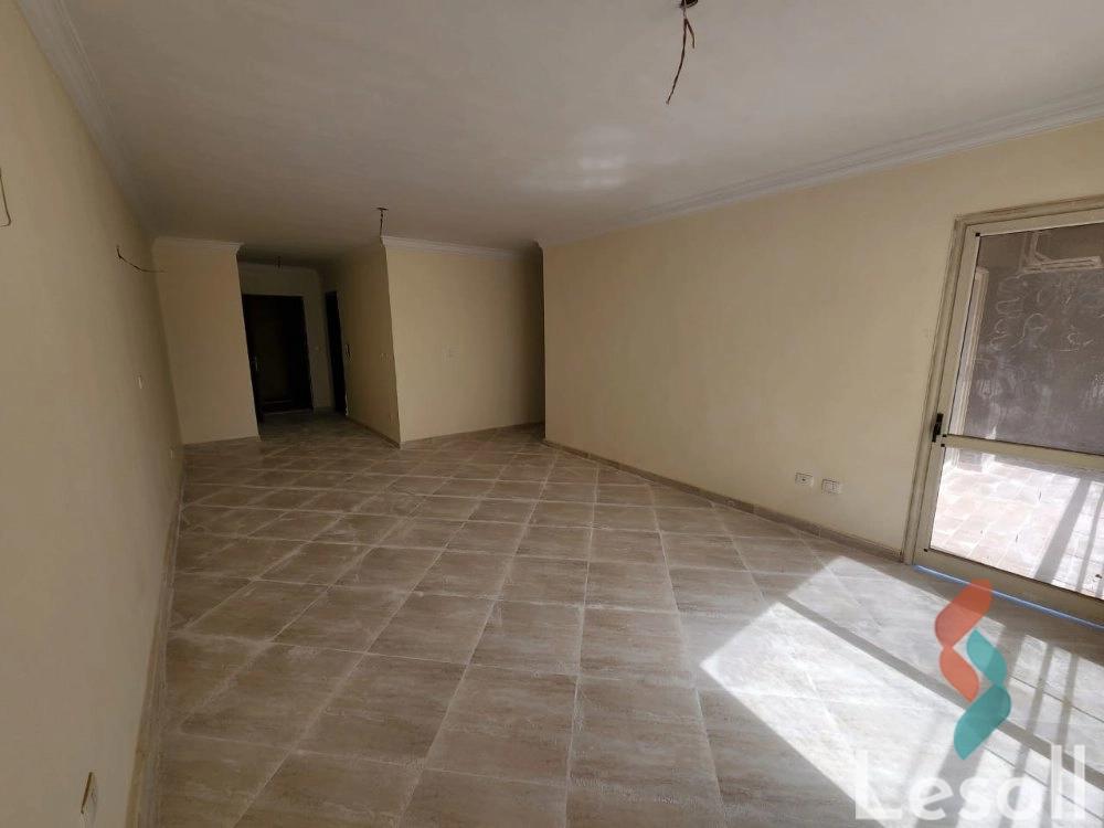 Apartment for monthly rent with an area 140 meters and 3 rooms in 1st Settlement Cairo