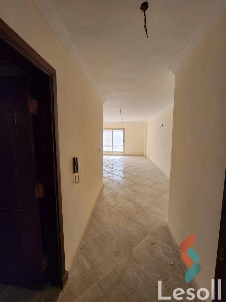 Apartment for monthly rent with an area 140 meters and 3 rooms in 1st Settlement Cairo