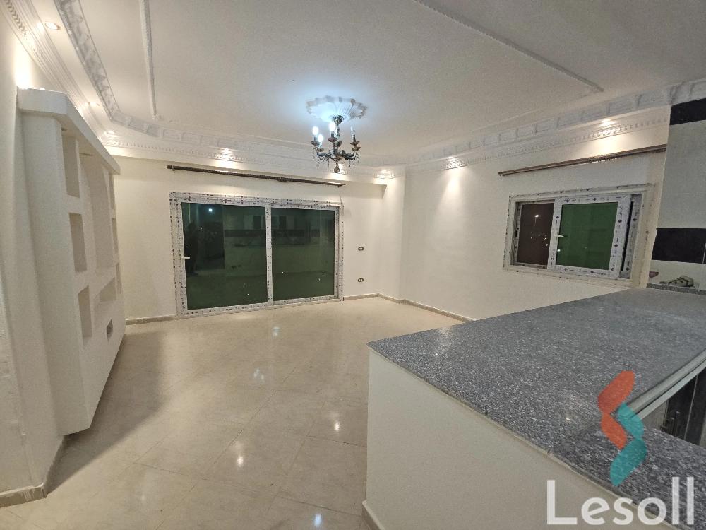 شقة للبيع بمساحة 125 متر و 3 غرف في الشيخ زايد الجيزة