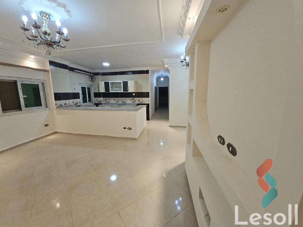 شقة للبيع بمساحة 125 متر و 3 غرف في الشيخ زايد الجيزة