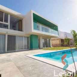 شاليه مميز للبيع في المونت جلاله العين السخنه برايم لوكيشن شايف البحر و بيطل على كرستال لاجون