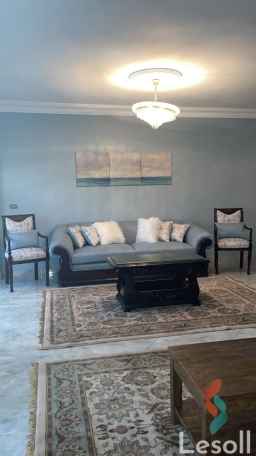 شقة للإيجار داخل فيلا راقية – التجمع الأول