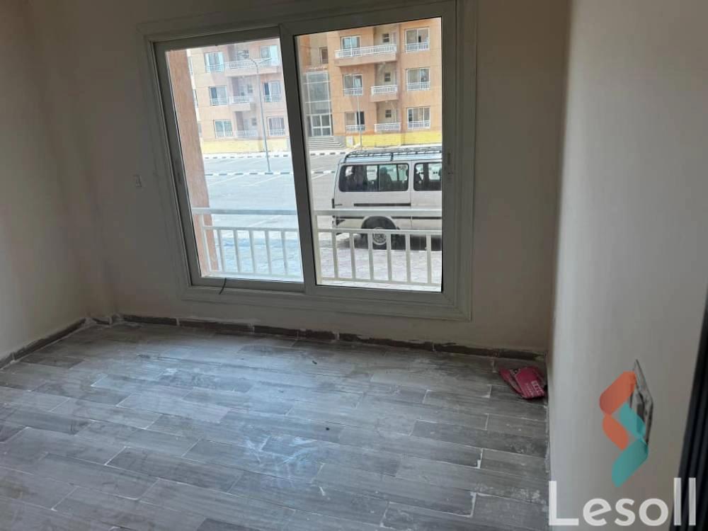 Apartment with garden for sale with an area 160 meters and 3 rooms in Shorouk Cairo