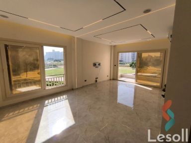 شقة للبيع بمساحة 160 متر و 3 غرف في مدينة الشروق القاهرة