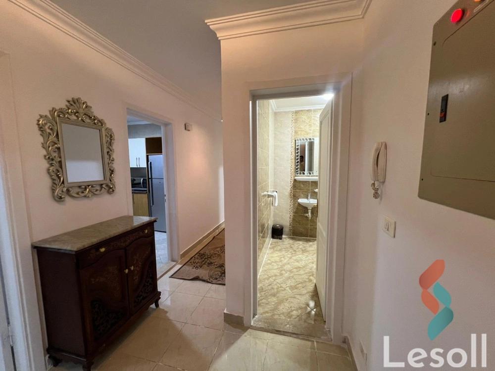 شقة للايجار اليومي بمساحة 200 متر و 4 غرف في مدينتي القاهرة - صورة 2