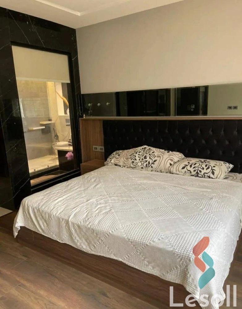 Villa for sale with an area 300 meters and 5 rooms in 5th Settlement Cairo - Image 2