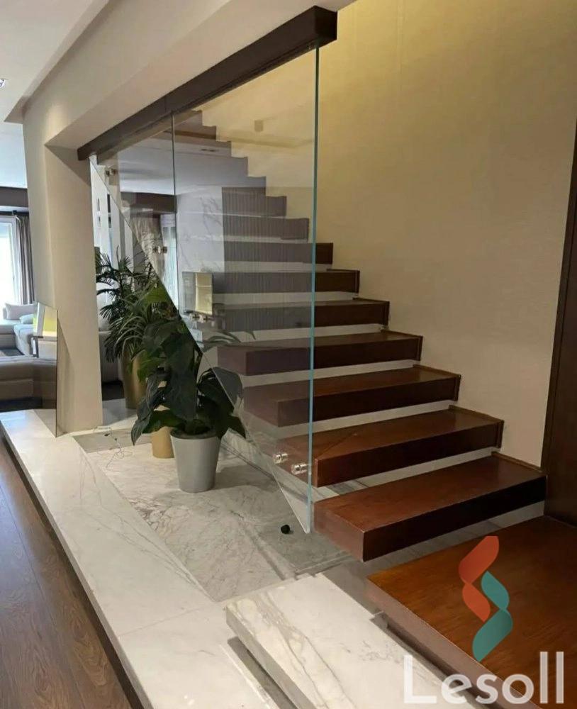 Villa for sale with an area 300 meters and 5 rooms in 5th Settlement Cairo - Image 3