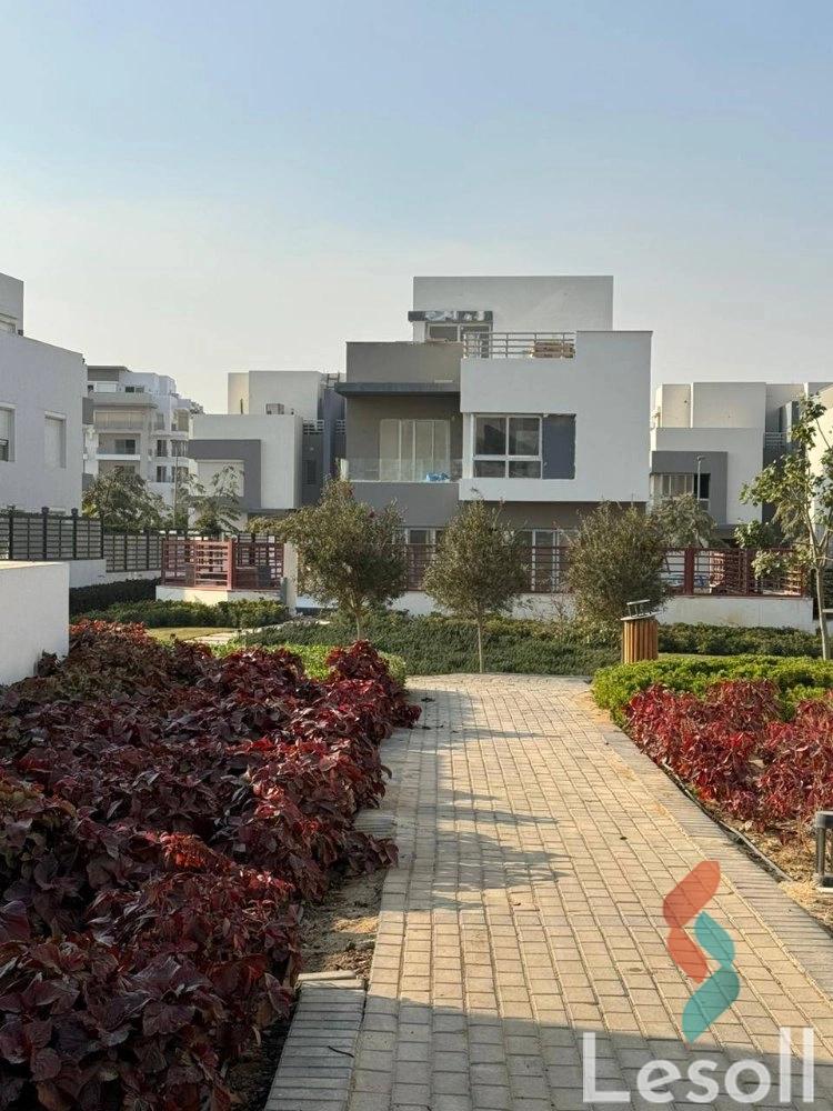 Villa for sale with an area 300 meters and 5 rooms in 5th Settlement Cairo Villa for sale with an area 300 meters and 5 rooms in 5th Settlement Cairo