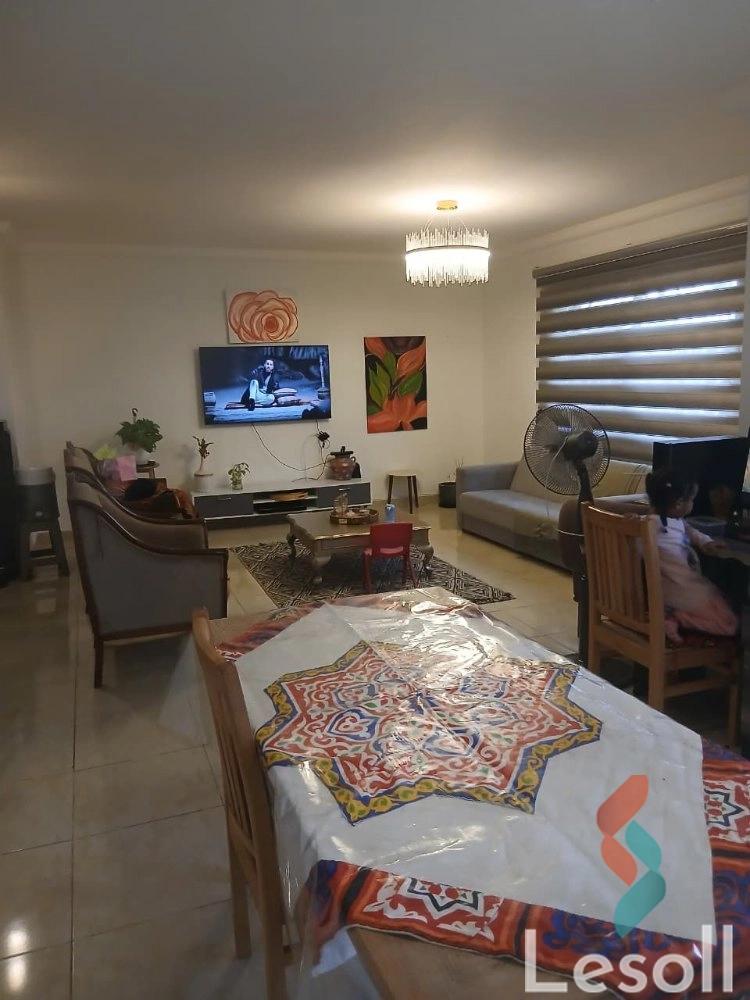 Apartment with garden for sale with an area 189 meters and 3 rooms in Madinty Cairo - Image 3