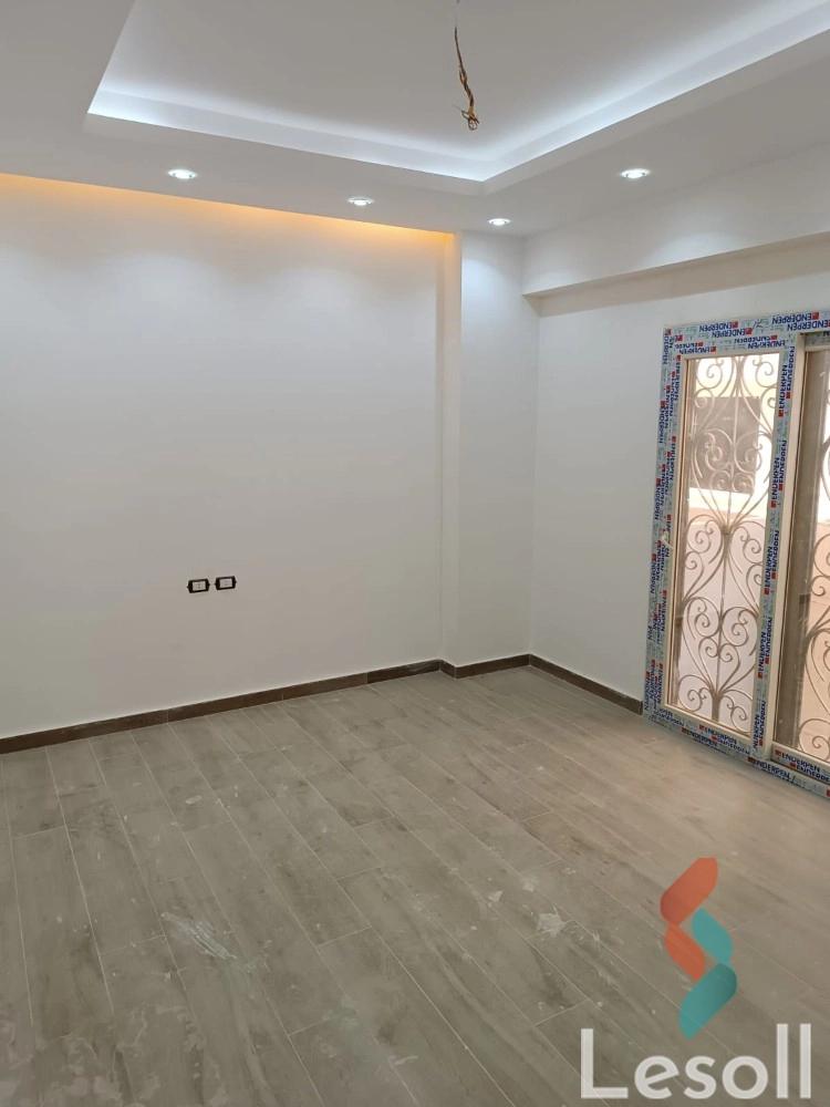 شقة بحديقة للبيع بمساحة 165 متر و 3 غرف في 6 اكتوبر الجيزة - صورة 2