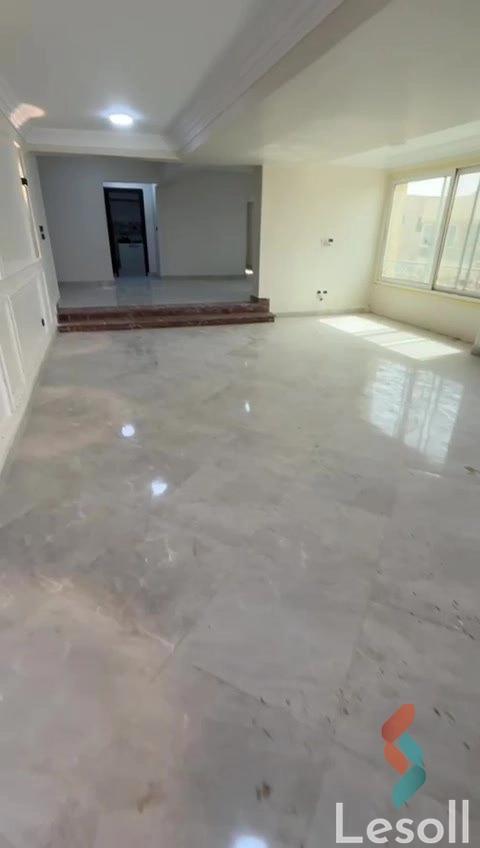 Duplex for monthly rent with an area 410 meters and 6 rooms in Zahraa El Maadi Cairo - Image 2