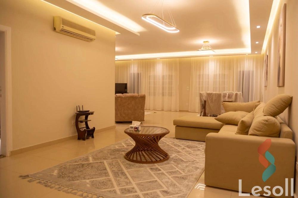 فيلا للايجار الشهري بمساحة 500 متر و 8 غرف في الرحاب القاهرة - صورة 2