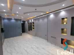 شقة جديدة بالكامل بمنطقة ط تشطيب مهندس ديكور بمطبخ جديد تم تركيبة اليوم وموقد بلت ان إيطالى