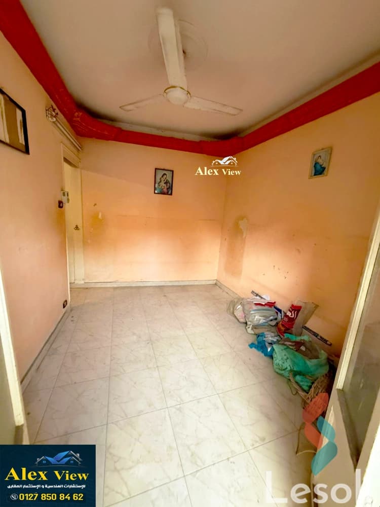 Apartment for sale with an area 90 meters and 4 rooms in Snumberi Bishr Alexandria - Image 4
