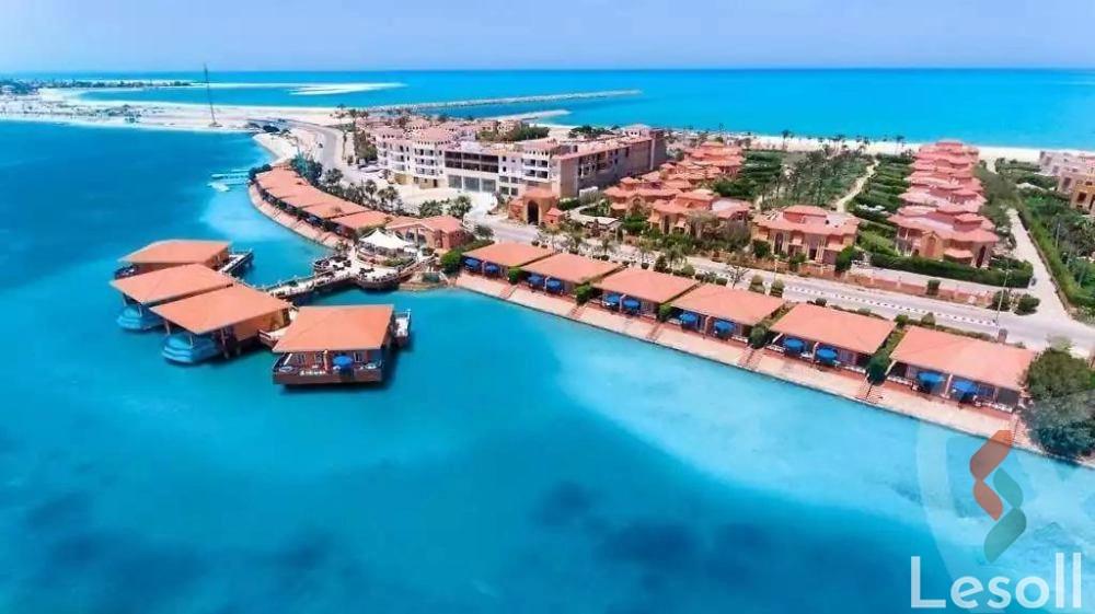 شالية للايجار الشهري بمساحة 100 متر و غرفتان في قسم مارينا العلمين السياحي الاسكندرية - الصورة الرئيسية