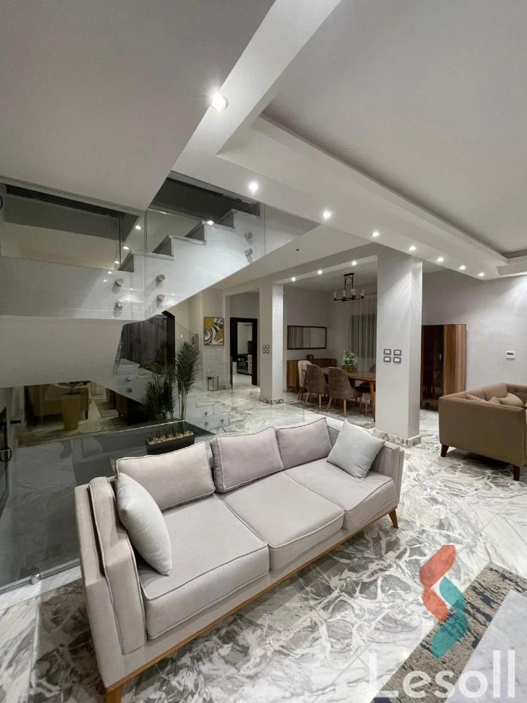 فيلا للايجار الشهري بمساحة 500 متر و 5 غرف في التجمع الخامس - القاهرة الجديدة القاهرة - صورة 2