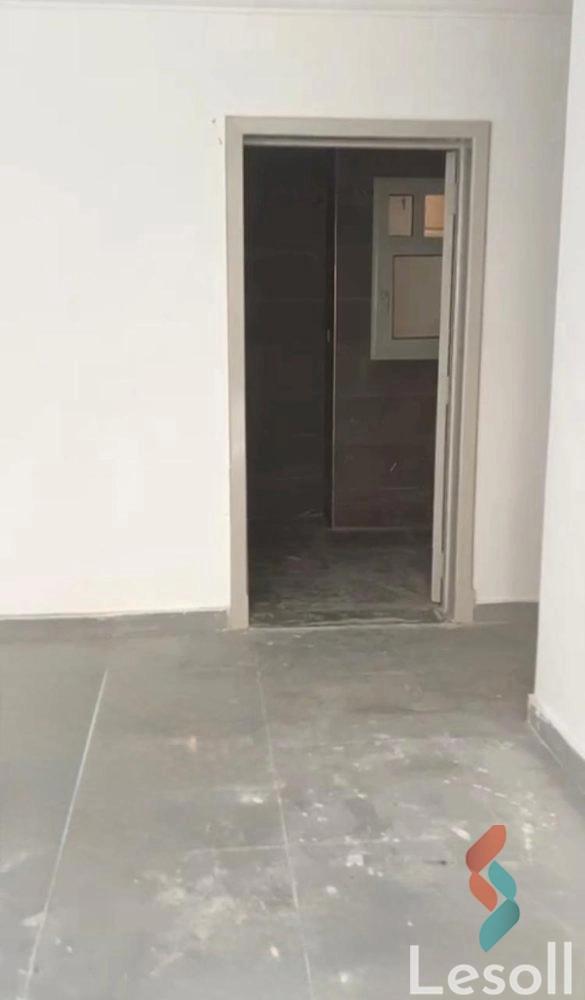 شقة بحديقة للبيع بمساحة 158 متر و 3 غرف في مدينتي القاهرة - صورة 2