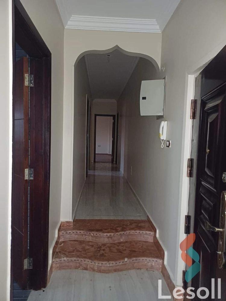 شقة للايجار السنوي بمساحة 225 متر و 3 غرف في المقطم القاهرة - صورة 2