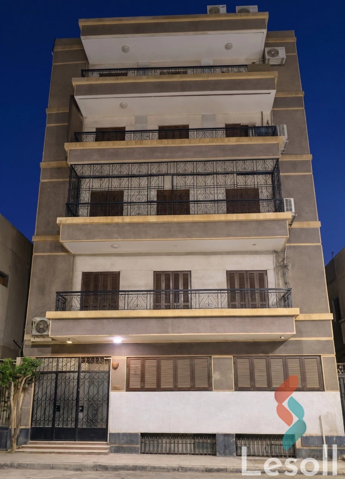 A great investment opportunity to own a full building in a prime A great investment opportunity to own a full building in a prime