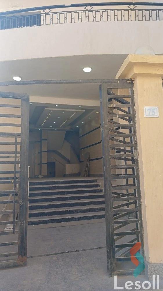 Apartment for sale with an area 220 meters and 3 rooms in Cheikh Zayed Giza - Image 3