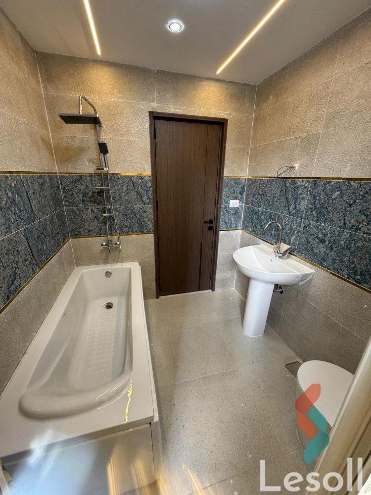 Apartment for sale with an area 165 meters and 3 rooms in Heliopolis Cairo - Image 3