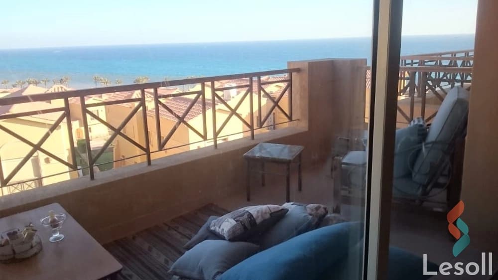 شاليه فاخر للإيجار اليومي في لافيستا توباز – العين السخنة | فيو كامل بحر وجبل - كل الصور
