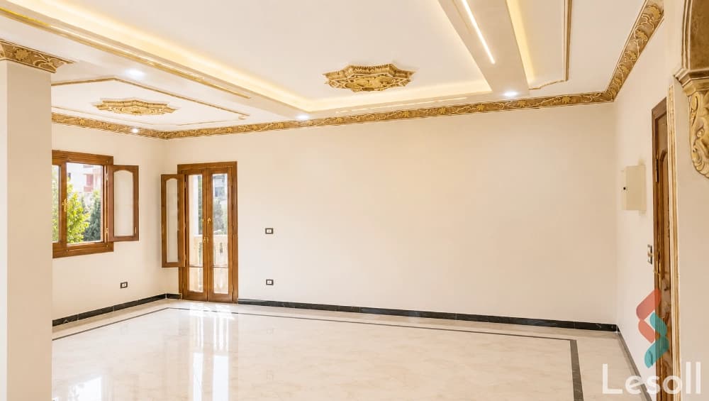 اُسكن أو إستثمر شقة دوبلكس 270م للبيع بمساحة كبيرة بڤيو الأهرامات - كل الصور