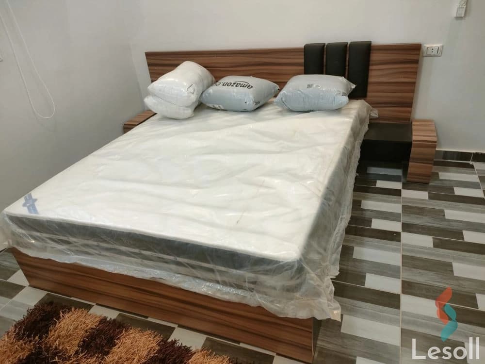 استوديو رووف مفروش للإيجار الشهري في كومباوند الياسمين 3 – التجمع الأول | تراس خاص ومكيف بالكامل - كل الصور