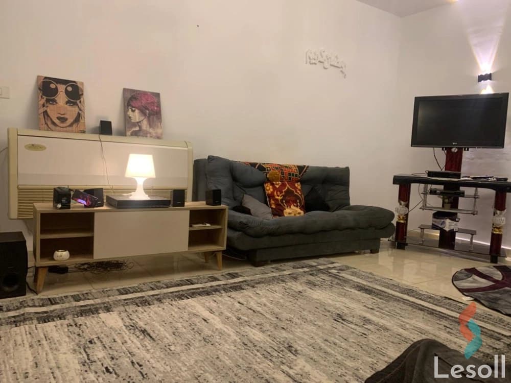شقة مفروشة للإيجار في مدينتي B1 | 140م و3 غرف بالقرب من الخدمات - صورة 2