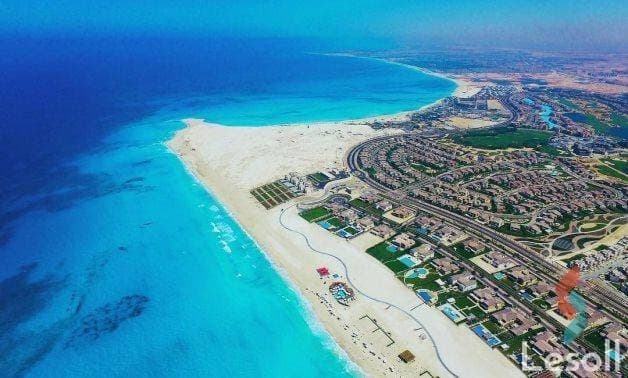 دوبلكس عائلي فاخر برووف 240 م² للبيع في هاسيندا رأس الحكمة | 4 غرف + غرفة مربية | مقدم 5%. - صورة 2