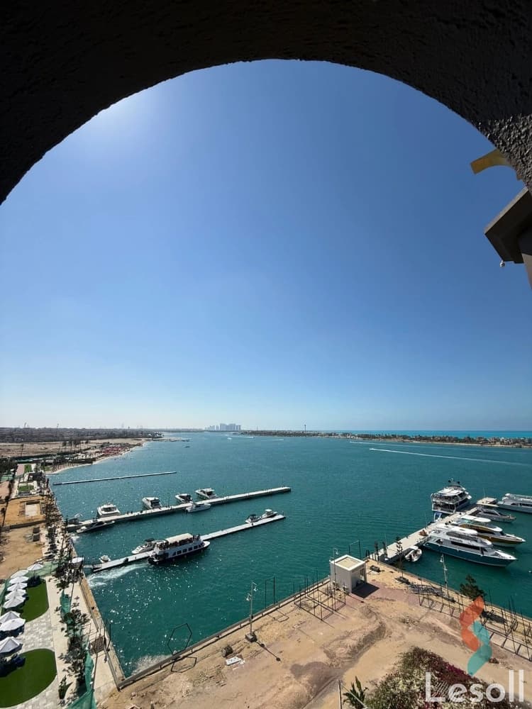 رويال سويت VIP للإيجار اليومي في بورتو مارينا – بوابة 3 | سي فيو و3 غرف - صورة 2