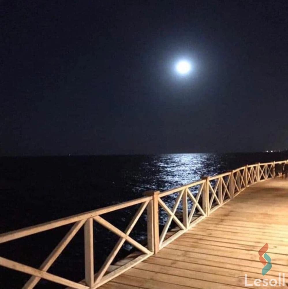شاليه أول صف بحر للإيجار اليومي في بلومار الدوم – العين السخنة | 120م ورووف خاص مجهز - صورة 2